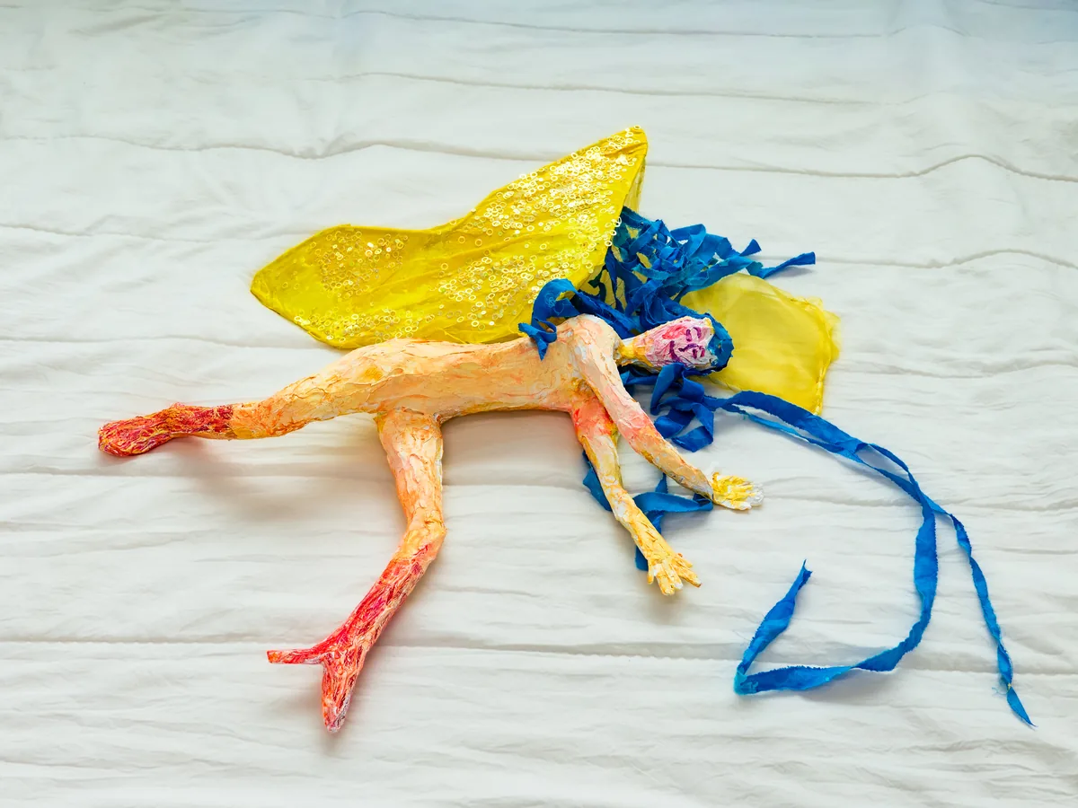 Na-bi lying down (2025)